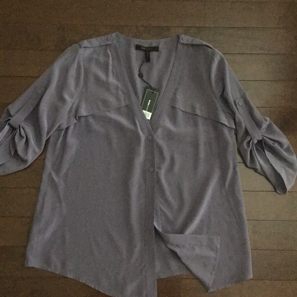 NWT BCBG V-Neck Button Up 3/4 Sleeve Top